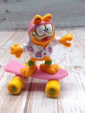 vintage 1981 skateboarding Garfield PVC 2" figure McDonald's Happy Meal toy